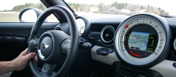 Un conducteur au volant d'une voiture - Sputnik Afrique