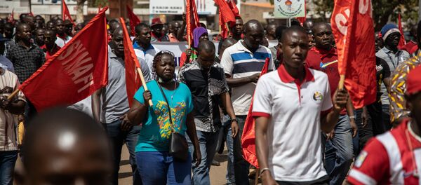 Des manifestants au Burkina Faso - Sputnik Afrique