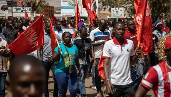 Des manifestants au Burkina Faso - Sputnik Afrique