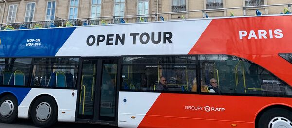 Coronavirus en France: un bus Open Tour vide, 13 mars 2020 - Sputnik Afrique