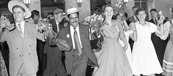 Les participants du VI Festival international de la jeunesse du 1957, à Moscou - Sputnik Afrique
