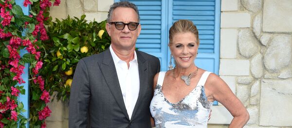 Американский актер Том Хэнкс с женой Ритой Уилсон  - Sputnik Afrique