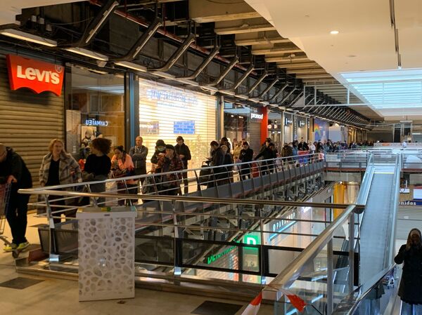 Coronavirus: comment les Français s’adaptent en prévision du pic épidémique - photos - Sputnik Afrique