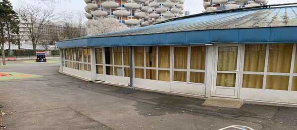 La cour d'une école désertée La cour d'une école désertée - Sputnik Afrique