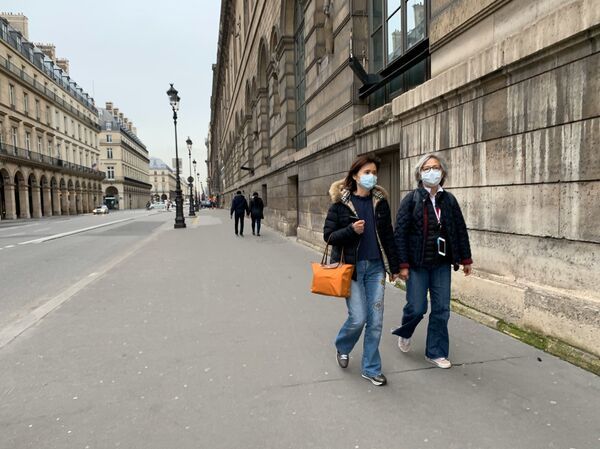 Coronavirus: comment les Français s’adaptent en prévision du pic épidémique - photos - Sputnik Afrique