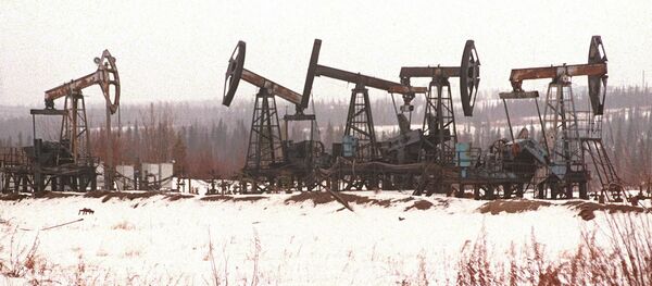 Champ de pétrole dans la région de Sourgout, en Sibérie (Russie) - Sputnik Afrique