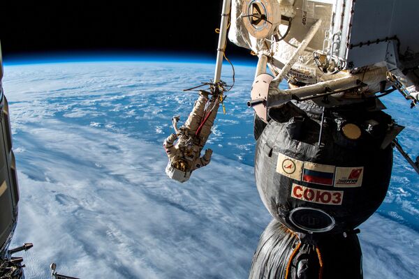 Seuls dans le vide spatial: Alexeï Leonov et ses successeurs

 - Sputnik Afrique