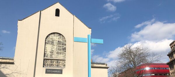 L'église catholique Saint-Gabriel de Paris, rue des Pyrénées  - Sputnik Afrique