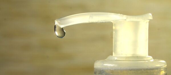 Du gel désinfectant - Sputnik Afrique