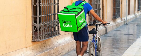 Le livreur UberEats - Sputnik Afrique