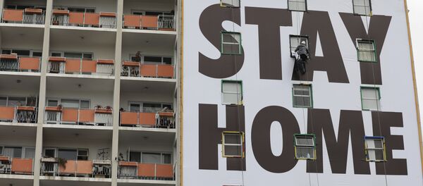 Pas de panique, restez chez vous: des appels dans les rues des quatre coins du monde

 - Sputnik Afrique