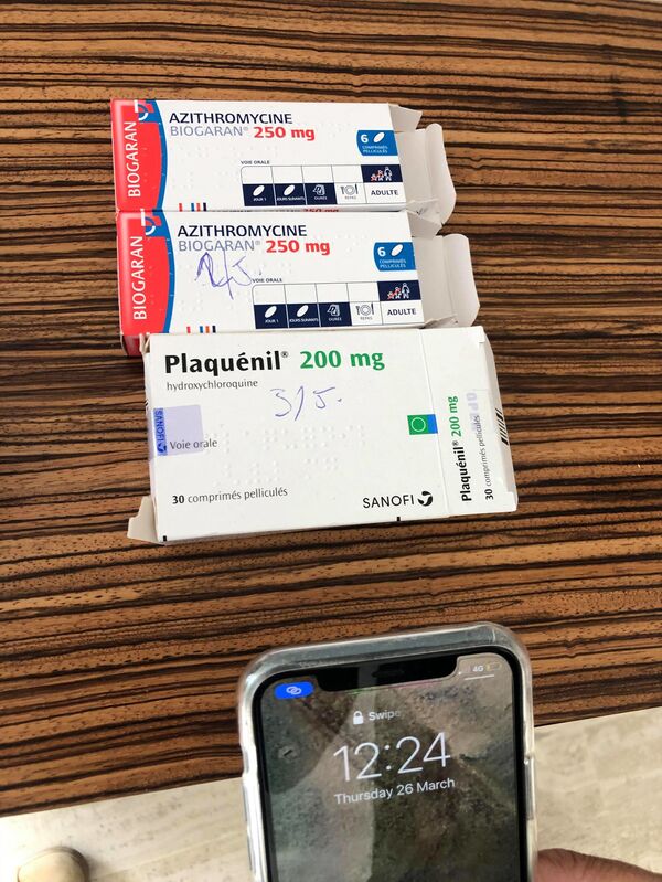 «Je pense avoir remercié mon médecin déjà 200 fois» pour avoir prescrit l’hydroxychloroquine «Je pense avoir remercié mon médecin déjà 200 fois» pour avoir prescrit l’hydroxychloroquine - Sputnik Afrique