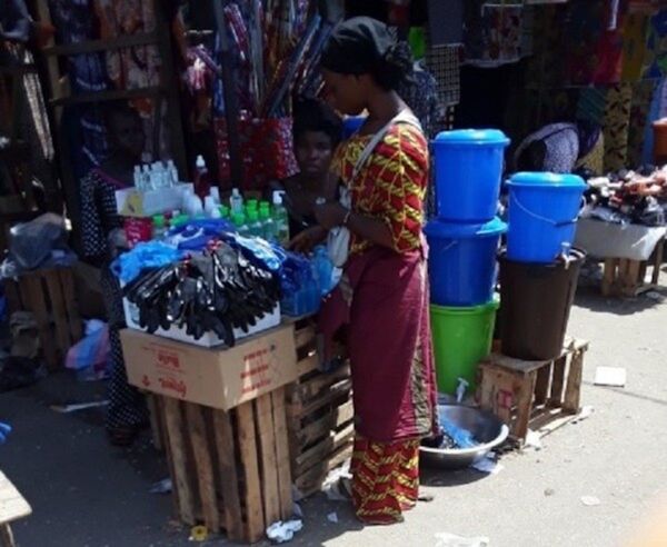 Ces petits commerces ivoiriens qui tirent profit du Covid-19 - Sputnik Afrique