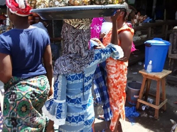 Ces petits commerces ivoiriens qui tirent profit du Covid-19 - Sputnik Afrique