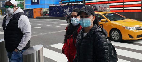 Des gens portant des masques à New York - Sputnik Afrique