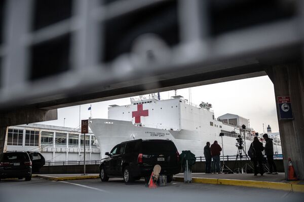 L'hôpital flottant de la marine américaine USNS Comfort dans les eaux de New York - Sputnik Afrique