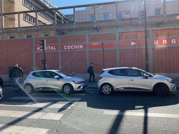 Personnel hospitalier au bord de la rupture, une entreprise de VTC leur vient en aide - photos Personnel hospitalier au bord de la rupture, une entreprise de VTC leur vient en aide - photos - Sputnik Afrique