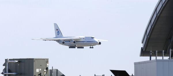 Un avion militaire russe transportant des équipements médicaux se pose à New York, le 1 avril - Sputnik Afrique