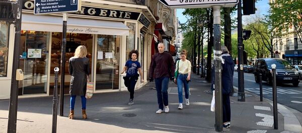 Paris en confinement pendant l'épidémie du Covid-19, 15 arrondissement, 7 avril 2020 - Sputnik Afrique