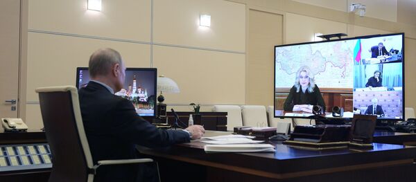 Президент РФ В. Путин провел совещание по развитию ситуации с коронавирусом - Sputnik Afrique