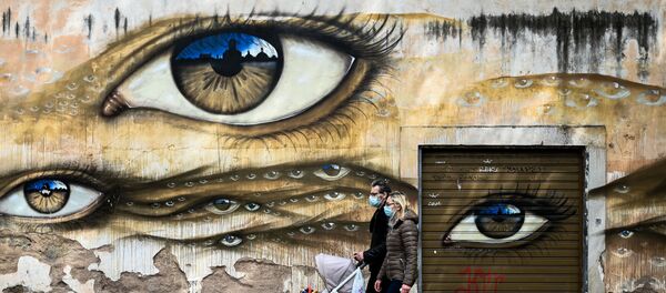 Un couple à Rome lors du confinement Un couple à Rome lors du confinement - Sputnik Afrique