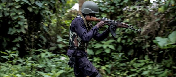 Un policier camerounais - Sputnik Afrique