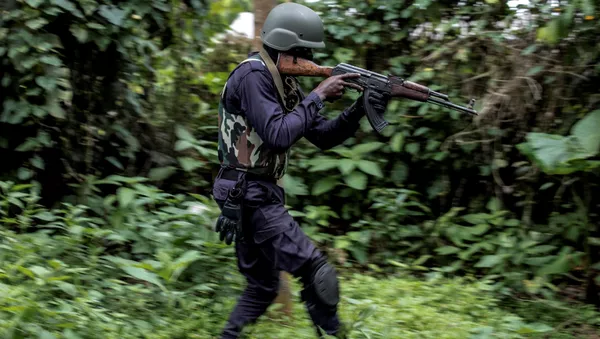 Un policier camerounais - Sputnik Afrique