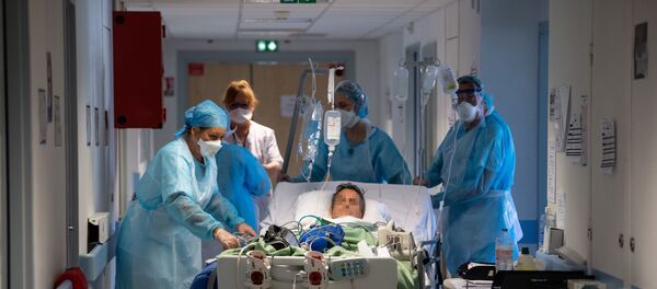 Un patient transféré en soins intensifs le 17 avril 2020 à Mulhouse (illustration). - Sputnik Afrique
