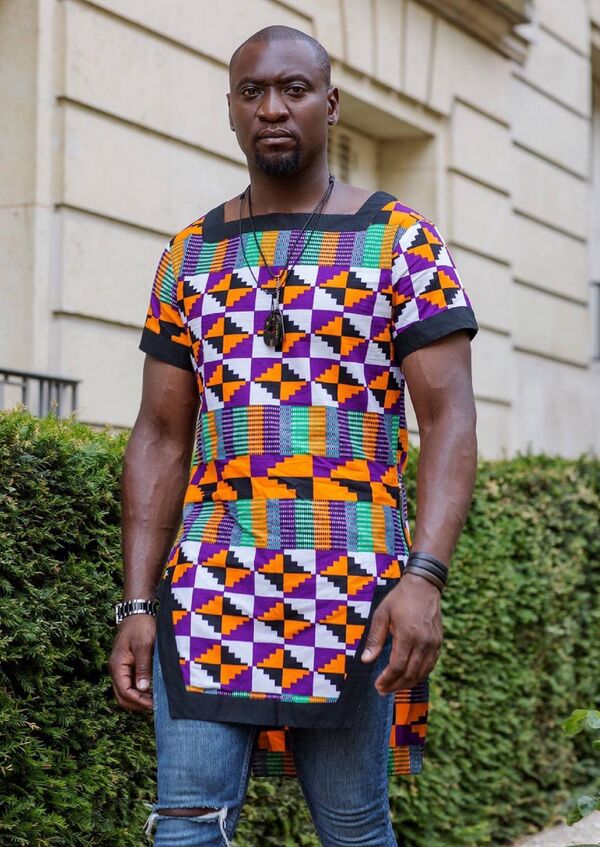Entre mode et bande dessinée, un artiste franco-camerounais raconte l’Afrique Entre mode et bande dessinée, un artiste franco-camerounais raconte l’Afrique - Sputnik Afrique