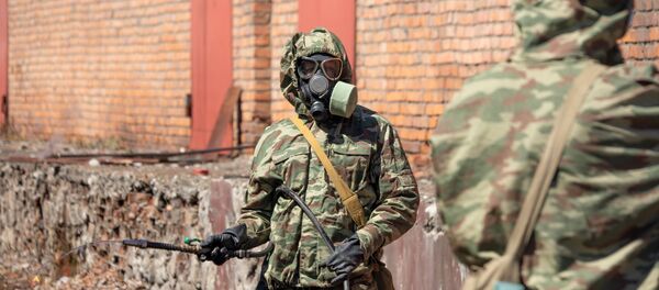 Des militaires désinfectent les rues à Vladikavkaz - Sputnik Afrique