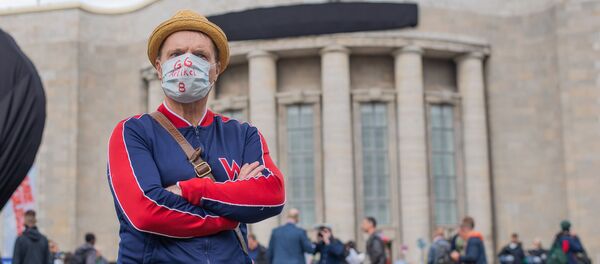 Manifestation pour la défense des droits constitutionnels sur la Rosa-Luxemburg-Platz, à Berlin Manifestation pour la défense des droits constitutionnels sur la Rosa-Luxemburg-Platz, à Berlin - Sputnik Afrique