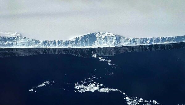 Le plus gros iceberg du monde a commencé à se fractionner

 - Sputnik Afrique