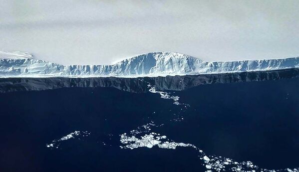 Le plus gros iceberg du monde a commencé à se fractionner

 - Sputnik Afrique