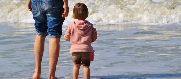 Un enfant sur une plage - Sputnik Afrique