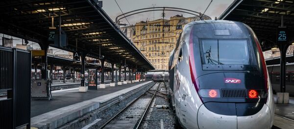 Un train de la SNCF à la Gare de l'Est - Sputnik Afrique