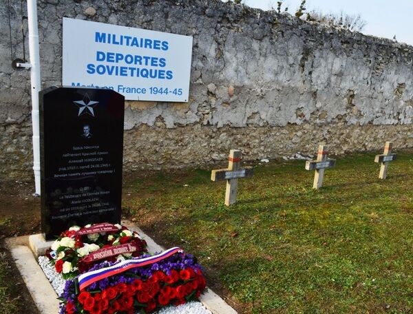 Ces Français et Russes qui font vivre la mémoire des Soviétiques tombés dans l'Hexagone - Sputnik Afrique