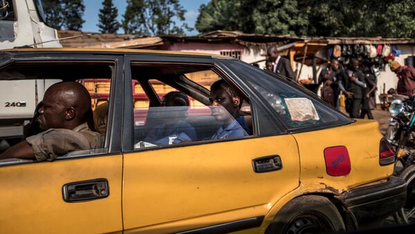 Le Cameroun a levé l'interdiction d'utiliser les transports en commun - Sputnik Afrique