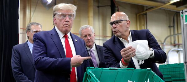 Donald Trump à l'usine Honeywell - Sputnik Afrique
