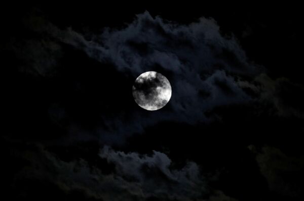 La lune des fleurs au-dessus de Ronda, Espagne.  - Sputnik Afrique