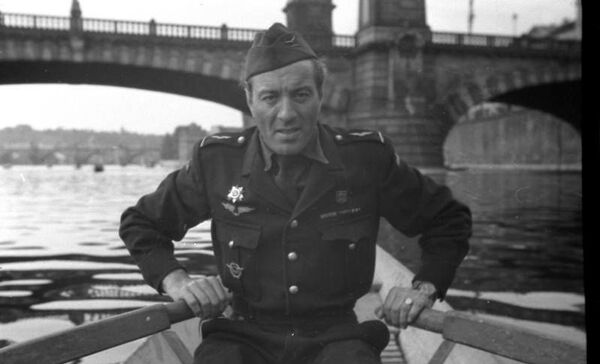 Les pilotes français du régiment Normandie-Niémen en URSS racontés par leurs enfants - EXCLUSIF - Sputnik Afrique