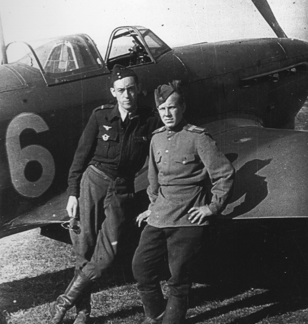 Les pilotes français du régiment Normandie-Niémen en URSS racontés par leurs enfants - EXCLUSIF - Sputnik Afrique