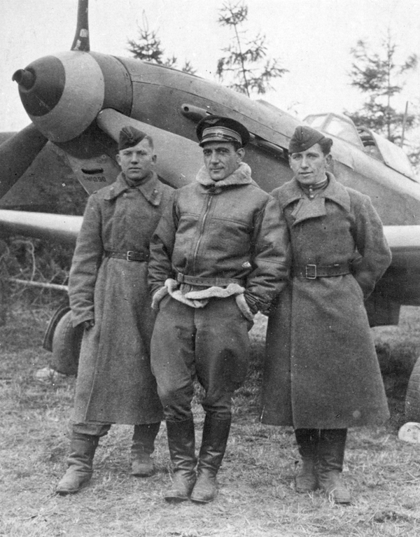 Les pilotes français du régiment Normandie-Niémen en URSS racontés par leurs enfants - EXCLUSIF - Sputnik Afrique