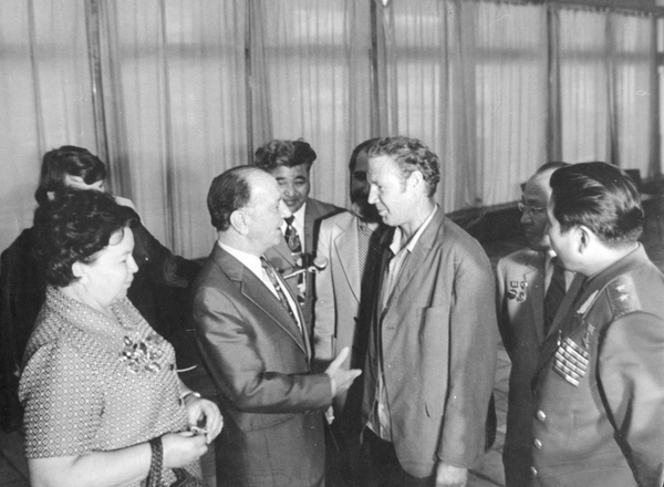 Les pilotes français du régiment Normandie-Niémen en URSS racontés par leurs enfants - EXCLUSIF - Sputnik Afrique