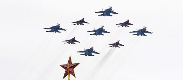 Parade aérienne pour le 75e anniversaire de la fin de la Seconde Guerre mondiale, le 9 mai 2020 - Sputnik Afrique