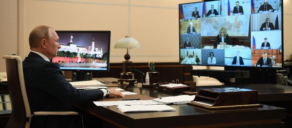 Vladimir Poutine préside une réunion consacrée à la situation sanitaire en Russie - Sputnik Afrique