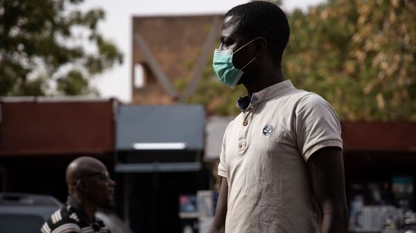 Un homme dans les rues de Ouagadougou, Burkina Faso - Sputnik Afrique