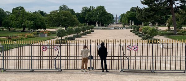 Le jardin de Tuileries fermé, 12 mai 2020 Le jardin de Tuileries fermé, 12 mai 2020 - Sputnik Afrique