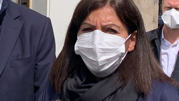 Anne Hidalgo portant un masque lors du point de presse, 12 mai 2020 - Sputnik Afrique