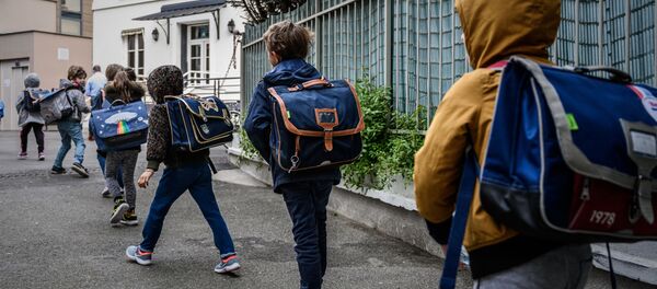 La rentrée dans une école française après le confinement - Sputnik Afrique