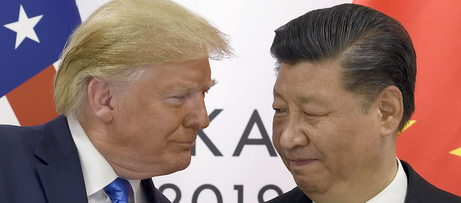 Donald Trump et Xi Jinping lors du sommet du G20 à Osaka, archives - Sputnik Afrique, 1920, 16.12.2020